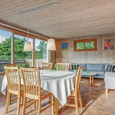 Three-bedroom Holiday In Ferienhaus