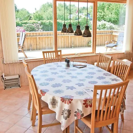 Three-bedroom Holiday In Ferienhaus *