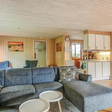 Three-bedroom Holiday In